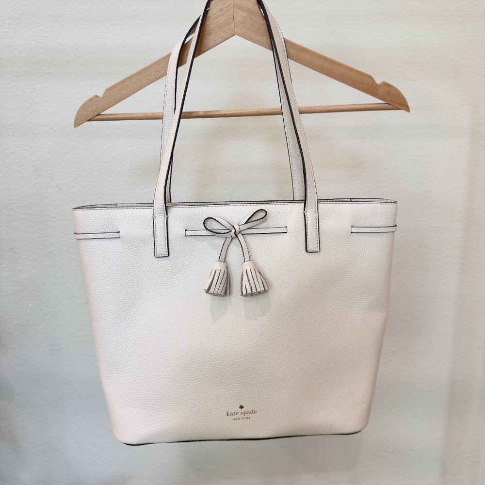 KATE SPADE WHITE TOTE BAG WITH BOW GREAT CONDITION LEATHER